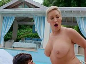 blond short hair big tit anal - Blonde short hair big tits FREE SEX VIDEOS - TUBEV.SEX