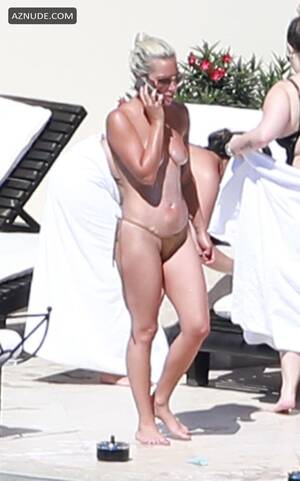 lady gaga naked in beach - Lady Gaga Topless sunbathing in Mexico with friends (14.02.2019) - AZNude