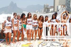 brazil naked beach ladies - AKTUELLES ZEITGESCHEHEN Topless in Rio de Janeiro RIO DE JANEIRO, Brazil -  01 20 2015: TOPLESSACO