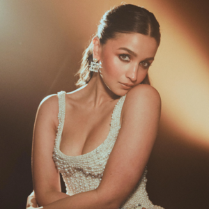 alia bhatt indian actress nude movie - Alia Bhatt Steals the Show in a Pearl-Encrusted Princess Gown at the Met  Gala 2023 | FWD Life Magazine