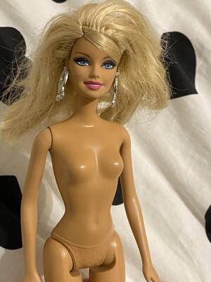 Blonde Barbie Doll Porn - Help me identify my barbie doll please! Googling didn't really help me :(  I'm European if that helps : r/Dolls