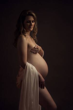 fine art nudes pregnant - Artistic Pregnancy Photos with flare of Fine Art Nude