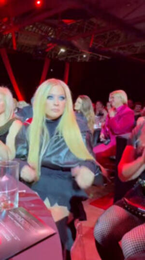 avril lavigne upskirt - Free Porn & Adult Videos Forum - View Single Post - Avril Lavigne