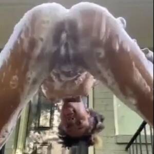 Ebony Soap Porn - Soapy ebony dances outside apartment - ThisVid.com