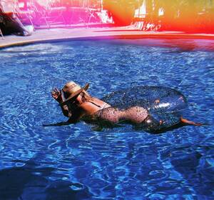 Emily Osment Porn - Emily Osment Bikini Pictures: Actress' Sexiest Swimsuit Photos