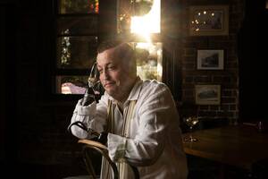 Forced Quadruple Amputee Porn - Quadruple amputee poses nude to raise awareness of organ and limb donation  | ITV News