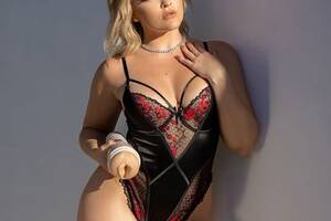 Alexis Texas Sex Toys - Alexis Texas Fleshlight Review: The Best Hardcore Cock Ride Ever?!