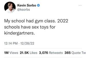 Lucy Lawless Hardcore Porn - Where do they get this stuff? : r/WhitePeopleTwitter