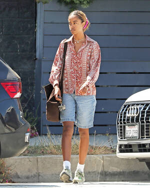 Malia Obama Pussy - Malia Obama: Her Transformation From Little Girl to Grown Woman â€“ Hollywood  Life