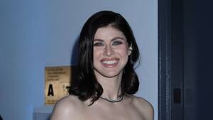 Alex Daddario Porn - Alexandra Daddario's Abs & Legs Are Epic In Dior Bikini IG Photos