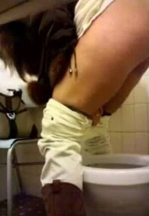 italian toilet cam - Italian toilet voyeur - ThisVid.com