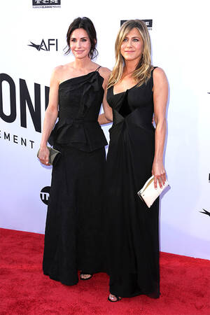 Courteney Cox Jennifer Aniston Porn - Courteney Cox Shares Jennifer Aniston Birthday Message With Rare Pics â€“  Hollywood Life