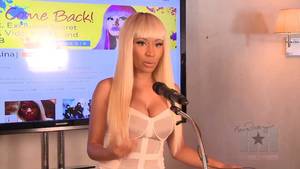 nicki minaj fully naked lesbians - Nicki Minaj Totally Naked