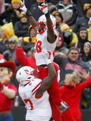 Nebraska Girlfriend Porn - Nebraska running back faces revenge porn charge in Bay Area