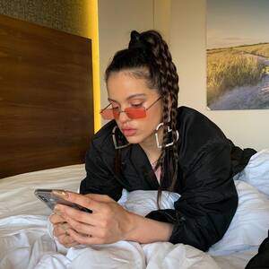 Alicia Keys Porn Videos - RosalÃ­a se convierte en una improvisada profesora de espaÃ±ol de Alicia Keys