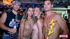 Flashing Pussy At Fantasy Fest - fantasy fest nude pussy Popular Videos - VideoSection