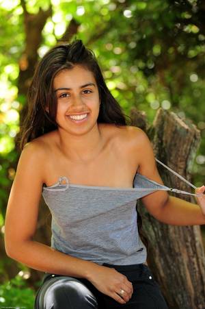 beautifull indian college girls nude - wanna see her strip? Hot indian girl ...