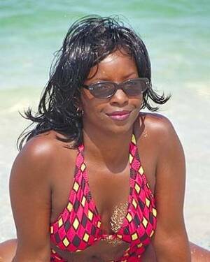 bikini wet black pussy - Hot black girl at nude beach gets pussy wet Porn Pictures, XXX Photos, Sex  Images #3041961 - PICTOA