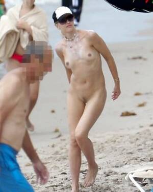 gwen stefani nude beach topless - Gwen Stefani on a NUDE Beach! Porn Pictures, XXX Photos, Sex Images  #1216445 - PICTOA