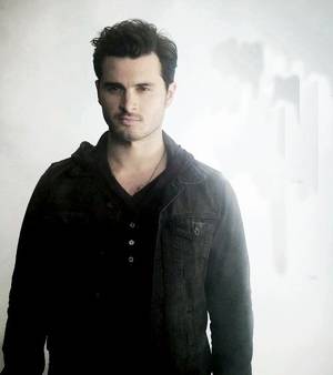 Michael Malarkey Porn - Michael Malarkey as Enzo â¤
