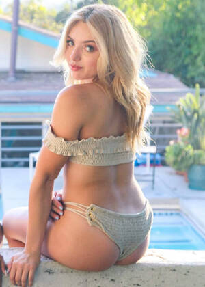 Emma Ross Peyton List Porn - Peyton Roi List - Free pics, galleries & more at Babepedia