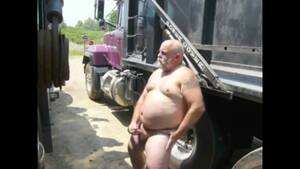 fat trucker porn - Trucker Daddy public jerk off - ThisVid.com