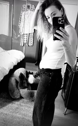 kaley cuoco hardcore interracial - Kaley Cuoco and Tom Pelphrey Announce Pregnancy with Adorable Photo Series