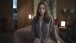 Hd Porn Bondage Video - Open Windows' Review: Elijah Wood, Sasha Grey Star in Gimmicky Thriller