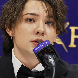 junior asian girl sex - Former J-pop idol alleges sexual abuse by late music mogul Johnny Kitagawa  | Japan | The Guardian