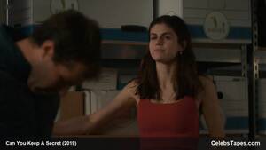 Alexandra Daddario Sex Scene - Alexandra Daddario Escenas De Sexo - EPORNER