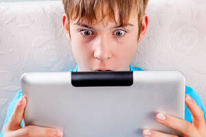 Do Boys Watch Porn - Boys who watch porn are more likely to become misogynists