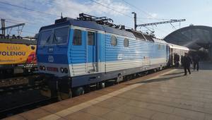 electric train - TrainPorn