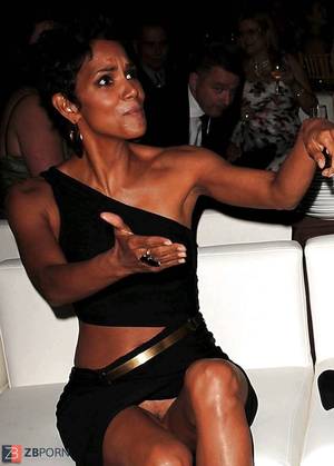 celebrity upskirt halle berry - Halle Berry upskirt