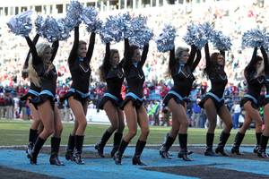 Cheerleader Group Porn - Carolina Panthers Cheerleaders Hold Up the Bathroom