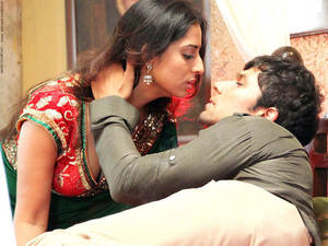 bollywood boldest scene - However, despite the 'Adult' tag, the Censor Board deleted-edited-shortened  John and Kangana's on-screen lovemaking session by considerable amount of  time.