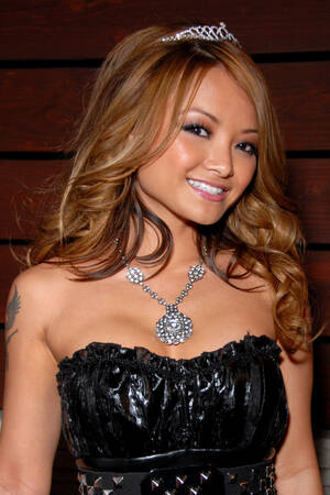 big guy tiny girl - Tila Tequila 2008.jpg