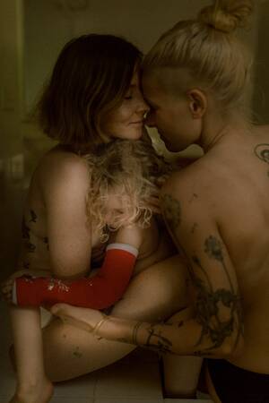 naturist nudist mom - An Australian Photographer's Dreamy Portraits of Mothers and Their Children  in Quarantine | The New Yorker