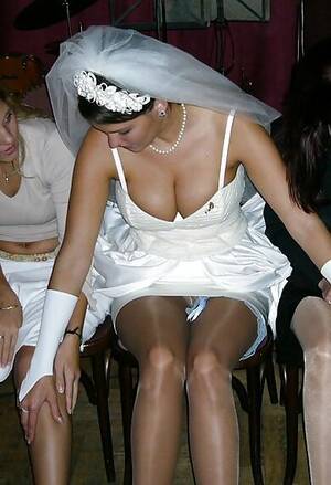 mom accidental upskirt - motheranddaughterbeauty: mom-daughter accidental upskirt 6 Tumblr Porn