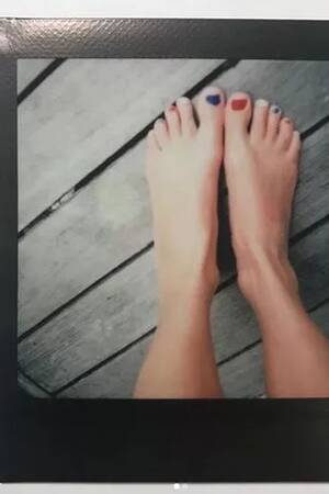 Ariana Grande Feet Porn - Weirdest celeb website EVER littered with photos of Ariana Grande and Kim  Kardashian's feet is foot fetishist's dream - Mirror Online