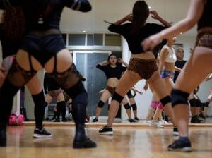 Mexican Twerking Xxx - worldcrunch.com/media-library/dance-lesson-in-the-...