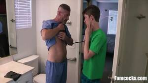 Daddy Doctor Porn - Doctor step Daddy Gives A Crash Course Into Male Pleasure System -  XVIDEOS.COM