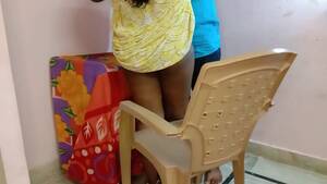 Aunt Watching Porn - Caught step-aunty watching porn videos on mobile and gave the same pay! Porn  porn in Hindi watch online