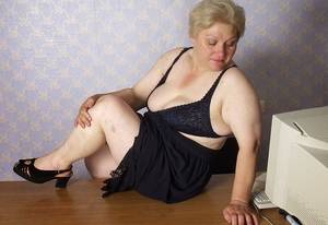 naked plump moms - naked asian school self