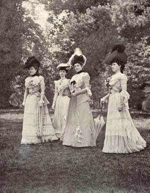 Les Modes De Miss - 1901 July, Les Modes Paris - Un groupe sur la pelouse