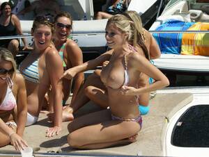 Girls Boat - On a boat Porn Pic - EPORNER