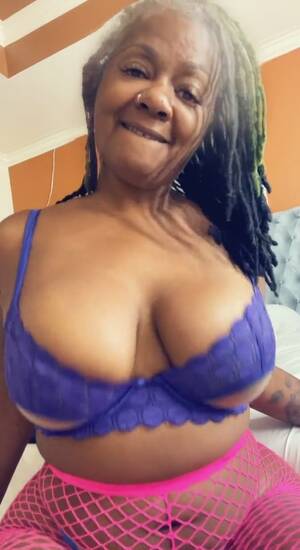 black granny chat - Sexy ebony granny quick titty shake - ThisVid.com