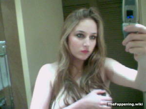 Leelee Sobieski Sex Tape - ... but she might be best known for the amazing leaked selfies that show  her full, perky tits, exceptionally long legs, and tight ass.
