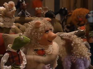 Miss Piggy Sing Porn - The Muppets, the Fraggles and the cast of Sesame Street singing carols. All  together in a rare Jim Henson crossover, from the 1987 special \