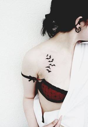 Henna Tattoo Porn - glitter zombie torture porn: New obsession: girls with bat tattoos