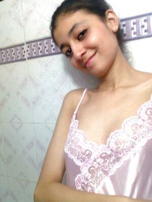 indian housewifes nude tite body - Indian Women Nude & Porn Pics - ViewGals.com